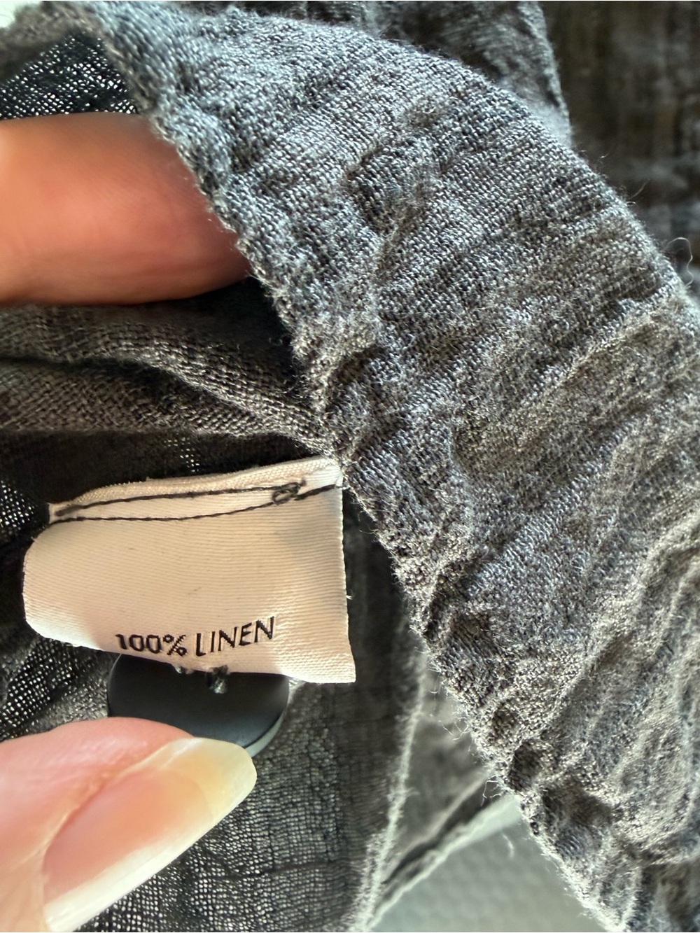 esby Textured Button-Front Tank Top in Charcoal Black - Picture 4 of 8